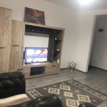 Ilinca-Zgatia Apartamento Piatra Neamţ Exterior foto